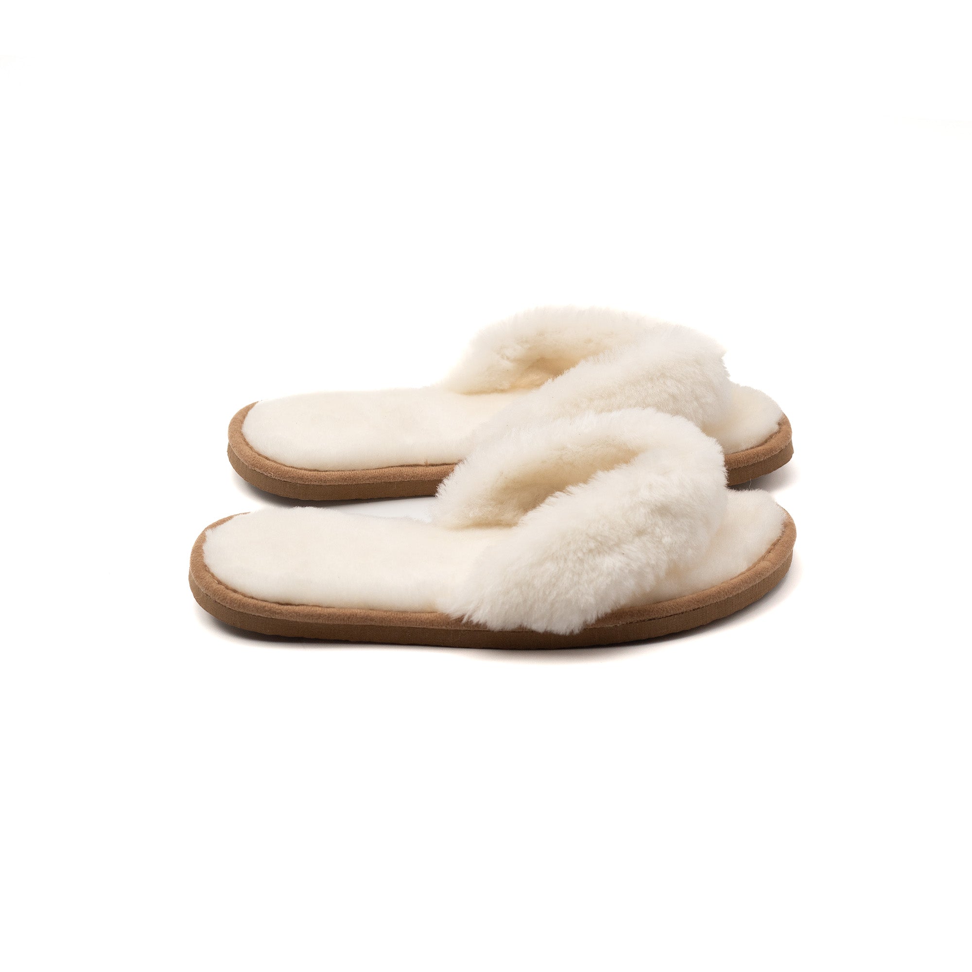 Weiße Flip-Flops aus Schaffell